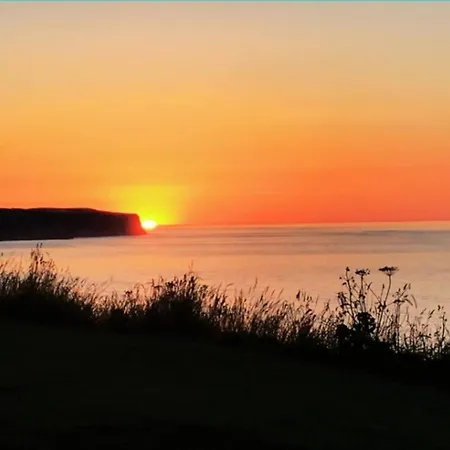 Sycamore Cottage, Falling Foss Waterfalls ウィットビー