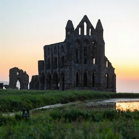 Sycamore Cottage, Falling Foss Waterfalls בית נופש וויטבי